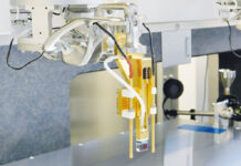 Greifarm aus dem 3D-Drucker für die Optikmontage