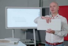 Große Sandwichverbundbauteile einfacher fertigen