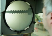 ThinKing für selbstfurchende Schrauben aus GFK ThinKing, Fertigungstechnik