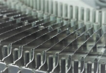 Automation auf Messers Schneide Kuka, Robotik, Fertigungstechnik, Fertigung