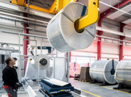 25 Tonnen aufgerolltes Blech vollständig verarbeiten