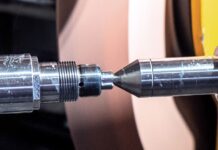 Schrägeinstich-Schleifmaschine brachte mehr Effizienz