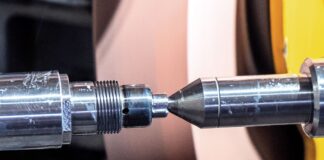 Schrägeinstich-Schleifmaschine brachte mehr Effizienz