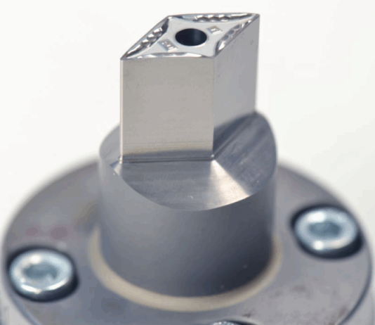 Hartstoff-Formgebung und Politur mit UKP-Laser