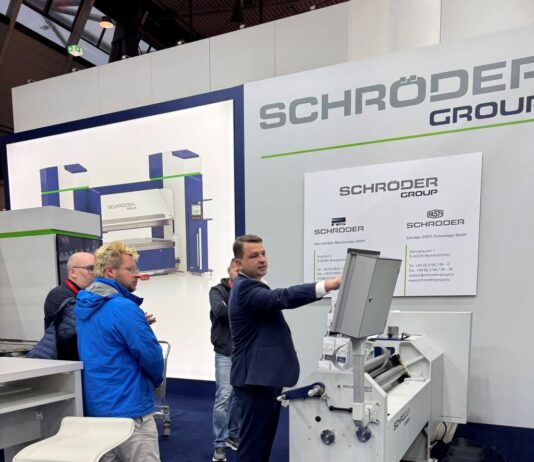 Schröder Group mit positivem Messerückblick