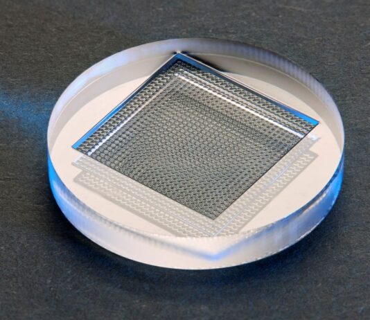 Laserbasierte Fertigung komplexer Glasoptiken