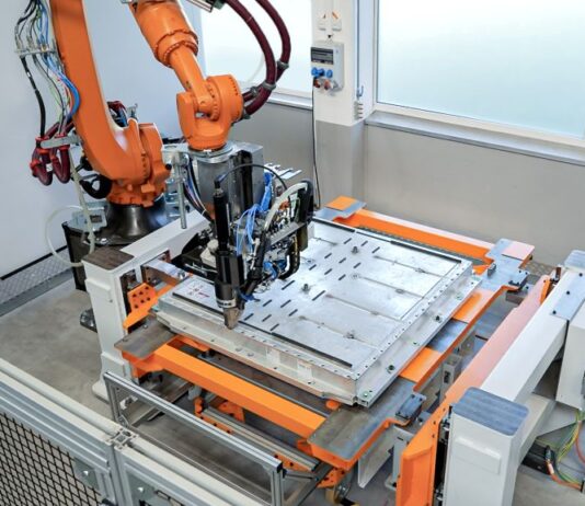 Automatisierte Demontage von Hochvoltbatterien