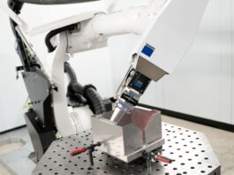 KI-gestützter Laserschweißzelle von TRUMPF
